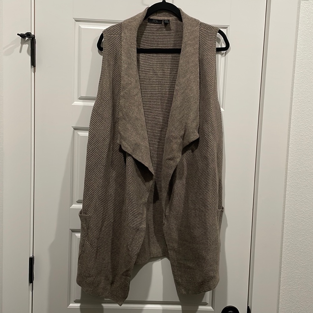 Ribbed sweater vest